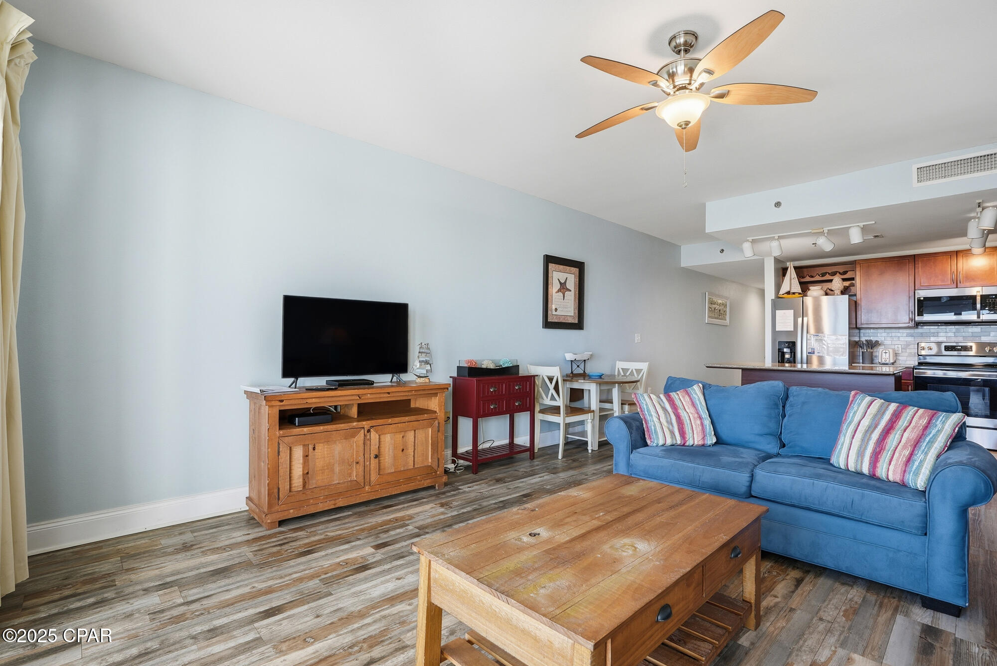 9902 S Thomas Drive 1832