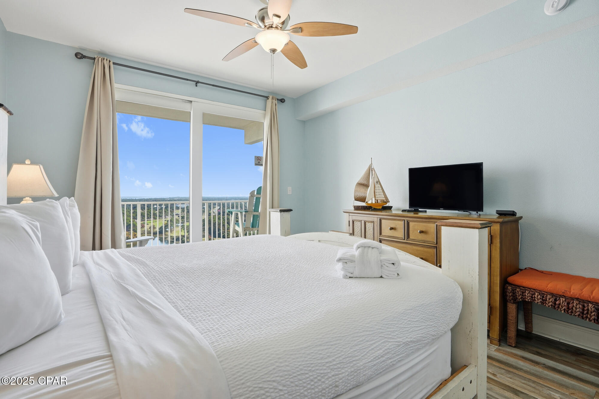 9902 S Thomas Drive 1832