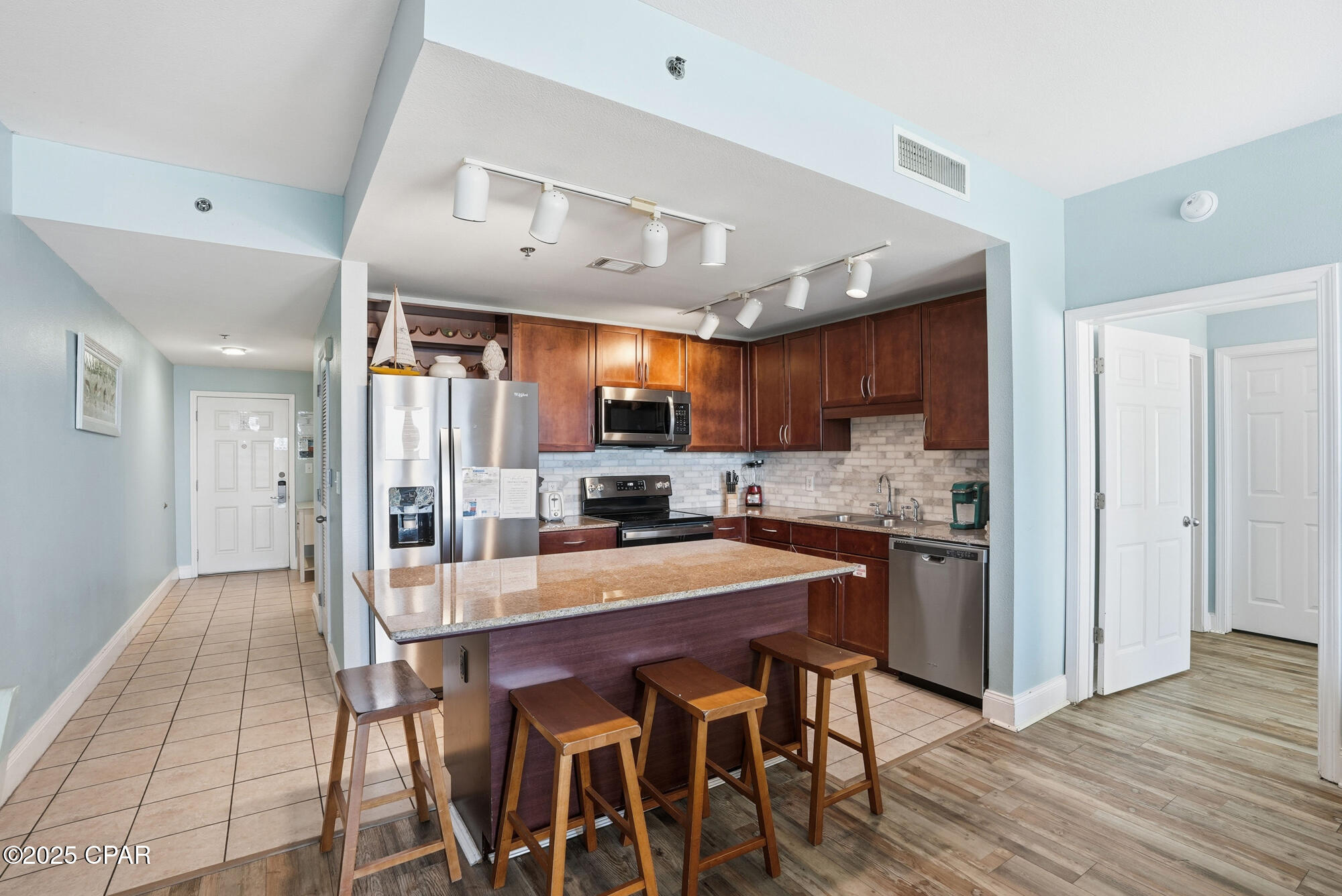 9902 S Thomas Drive 1832