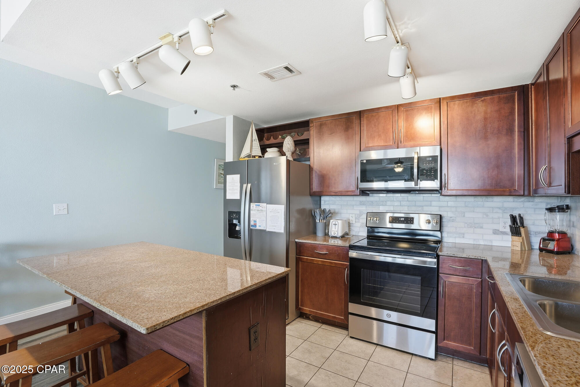 9902 S Thomas Drive 1832