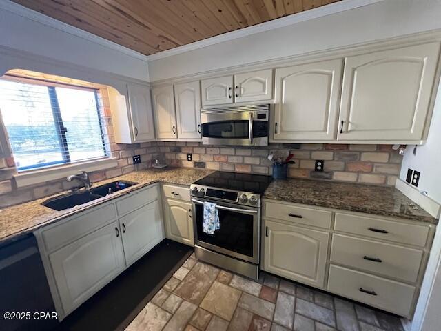 711 Bluefish Drive