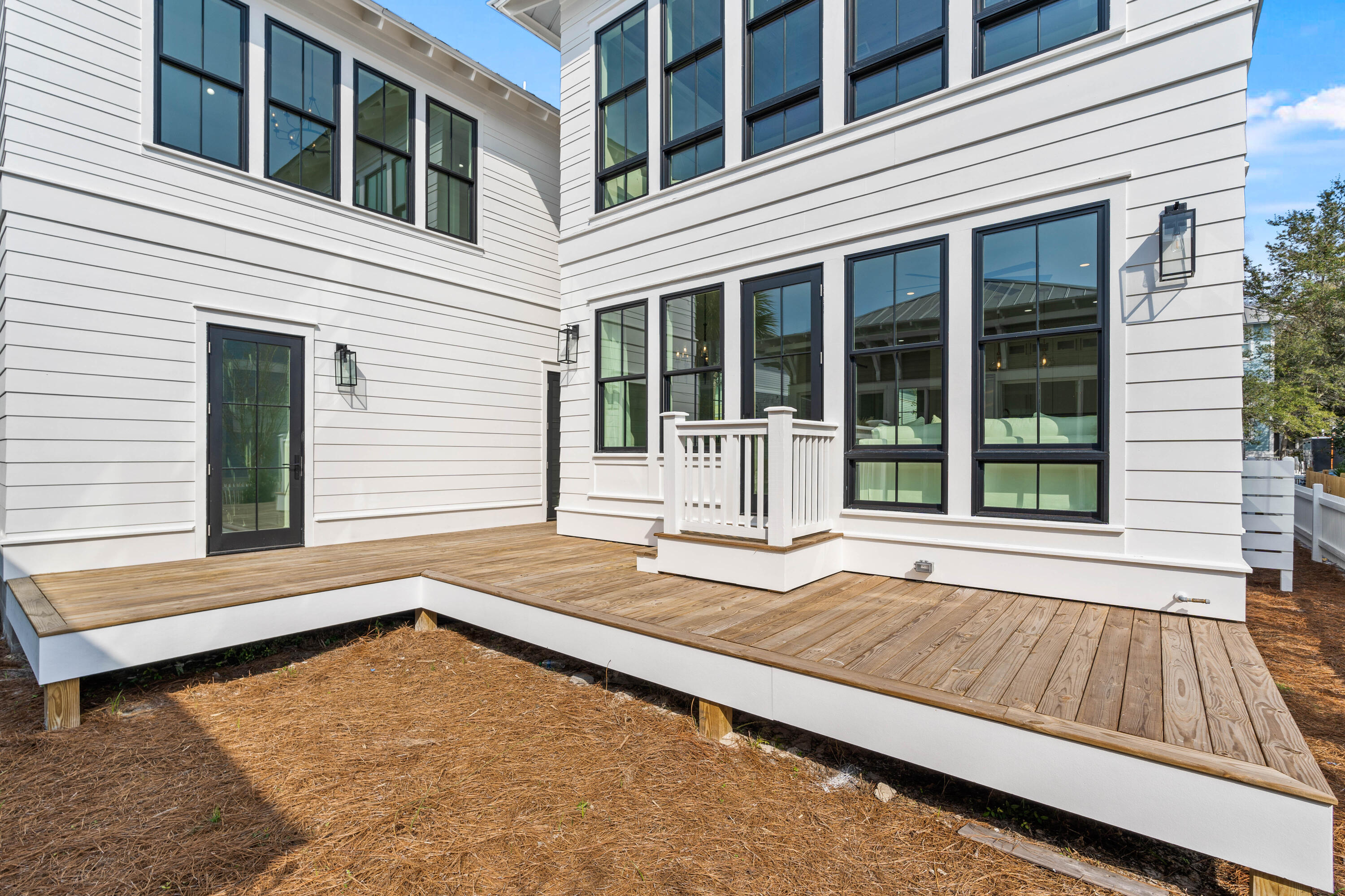 137 Parkshore Drive