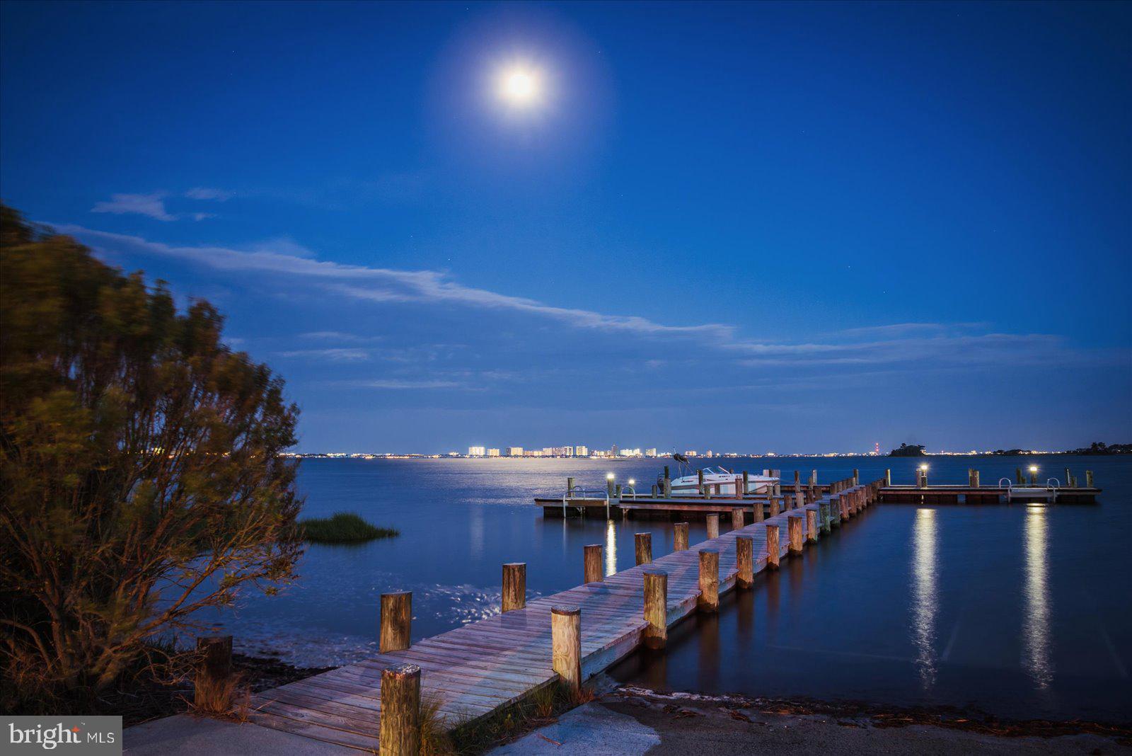 30302 Sea Watch Walk