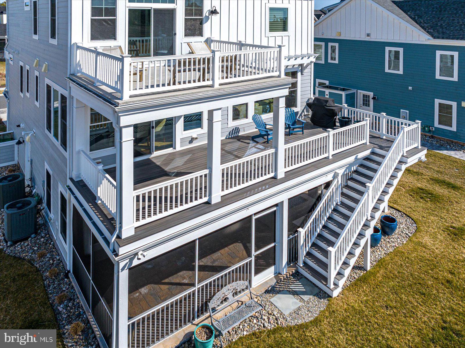 30302 Sea Watch Walk