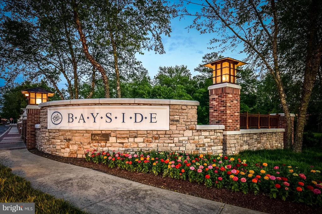 31726 Lakeview Dr #203