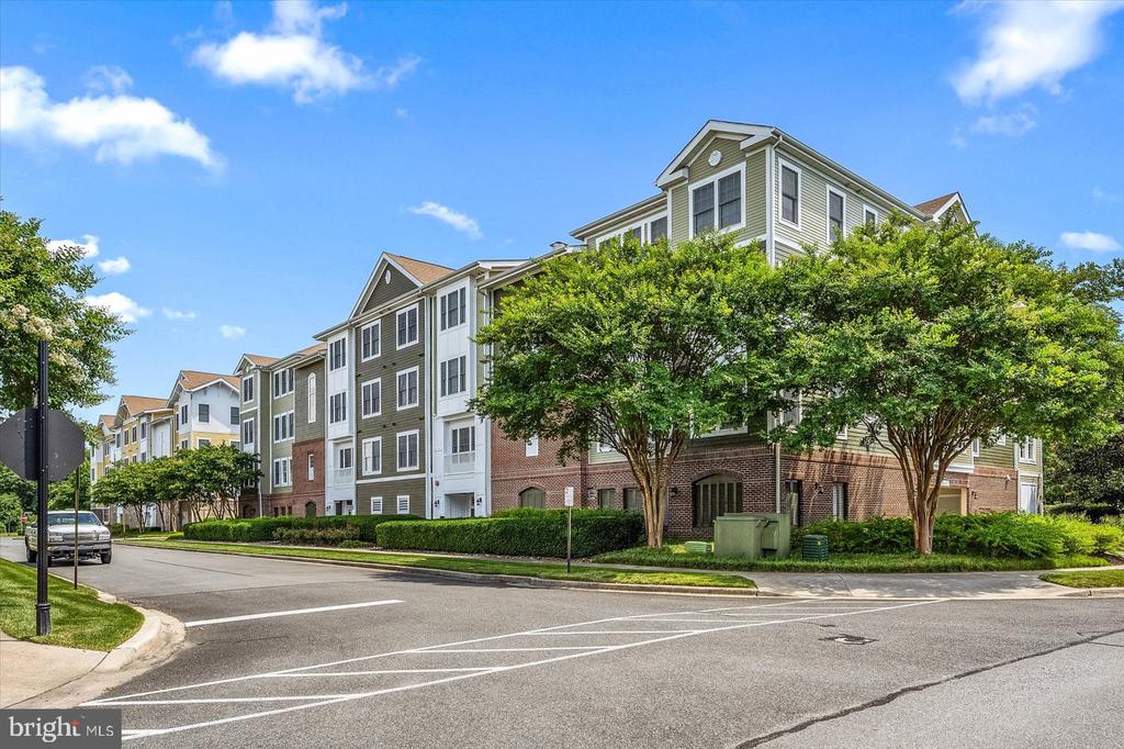 38415 Boxwood Ter #104b