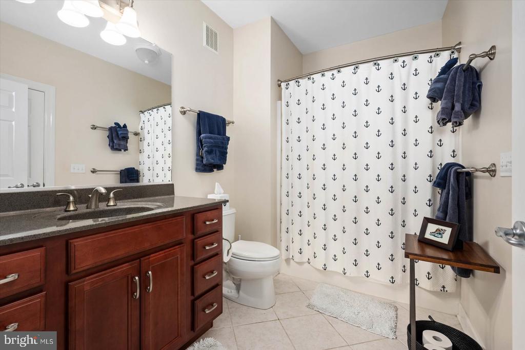 38415 Boxwood Ter #104b
