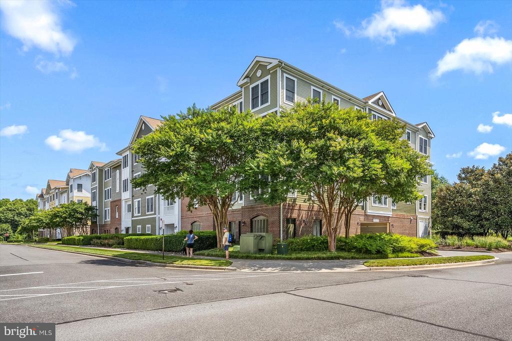 38415 Boxwood Ter #104b