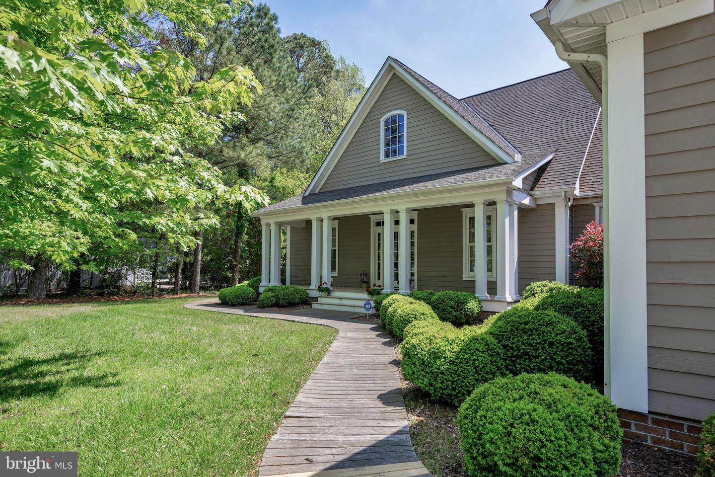 18 Short Rd