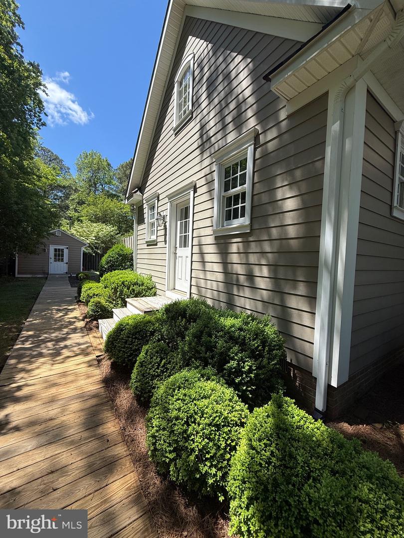 18 Short Rd