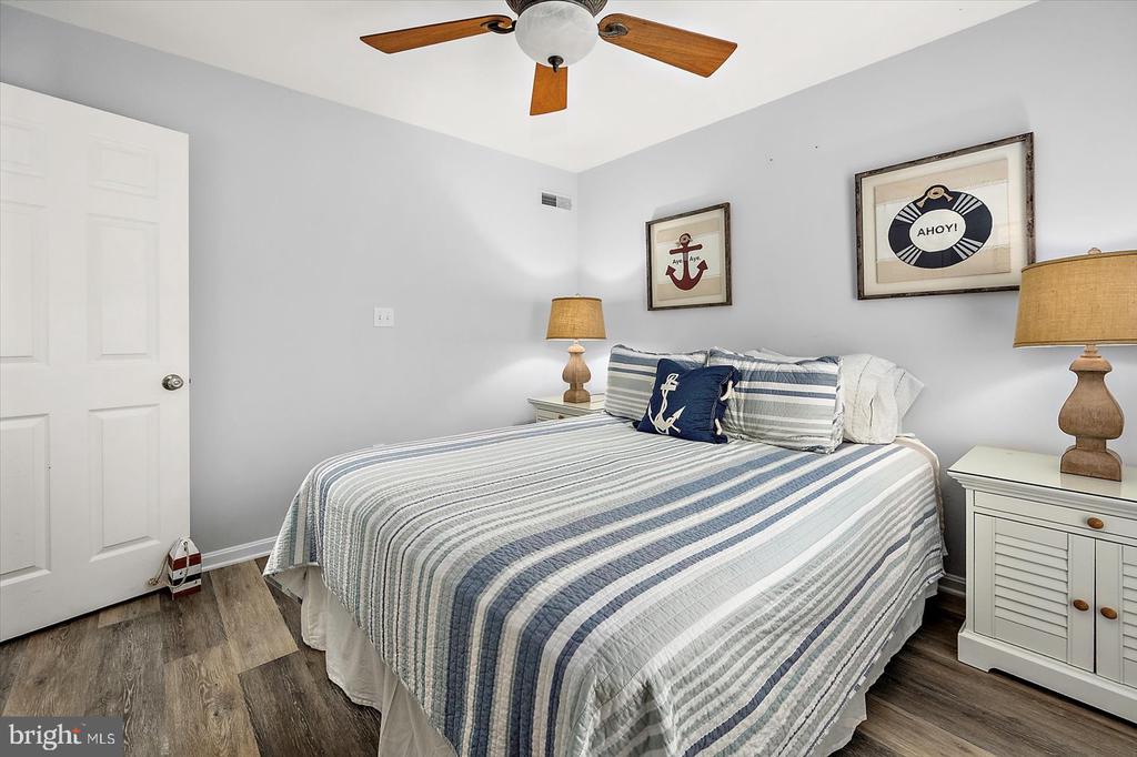 39184 PINE LAKE DRIVE 55039