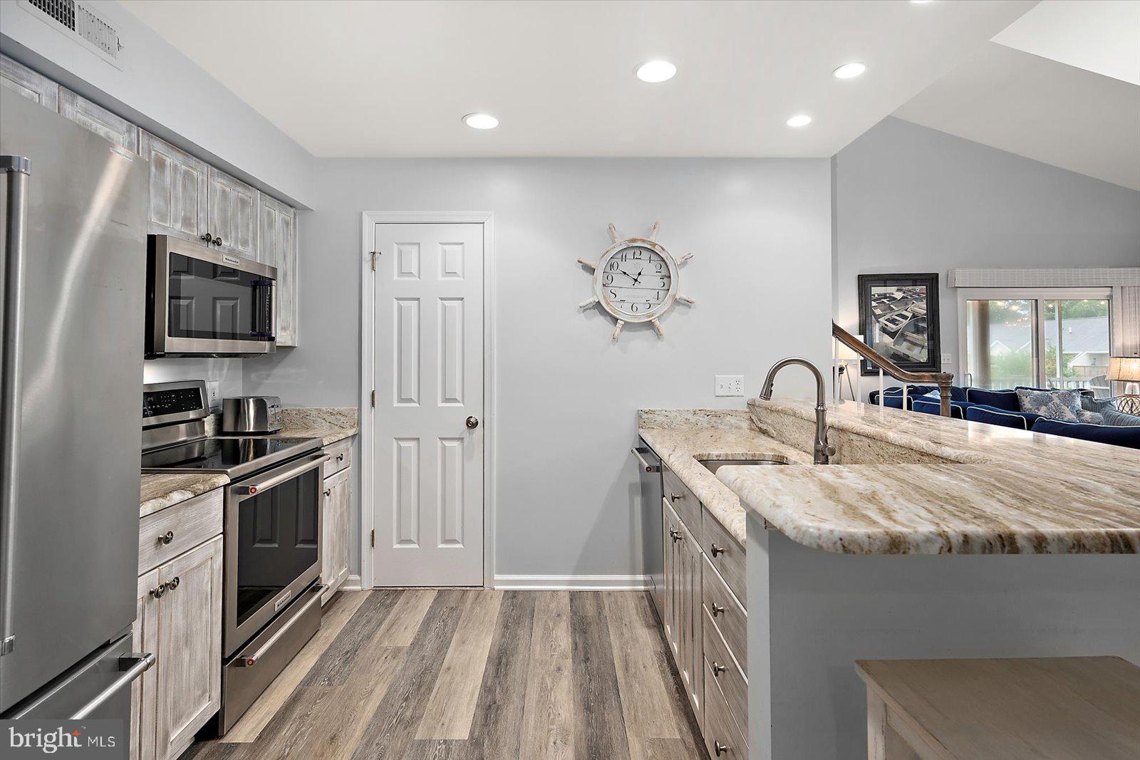 39184 PINE LAKE DRIVE 55039