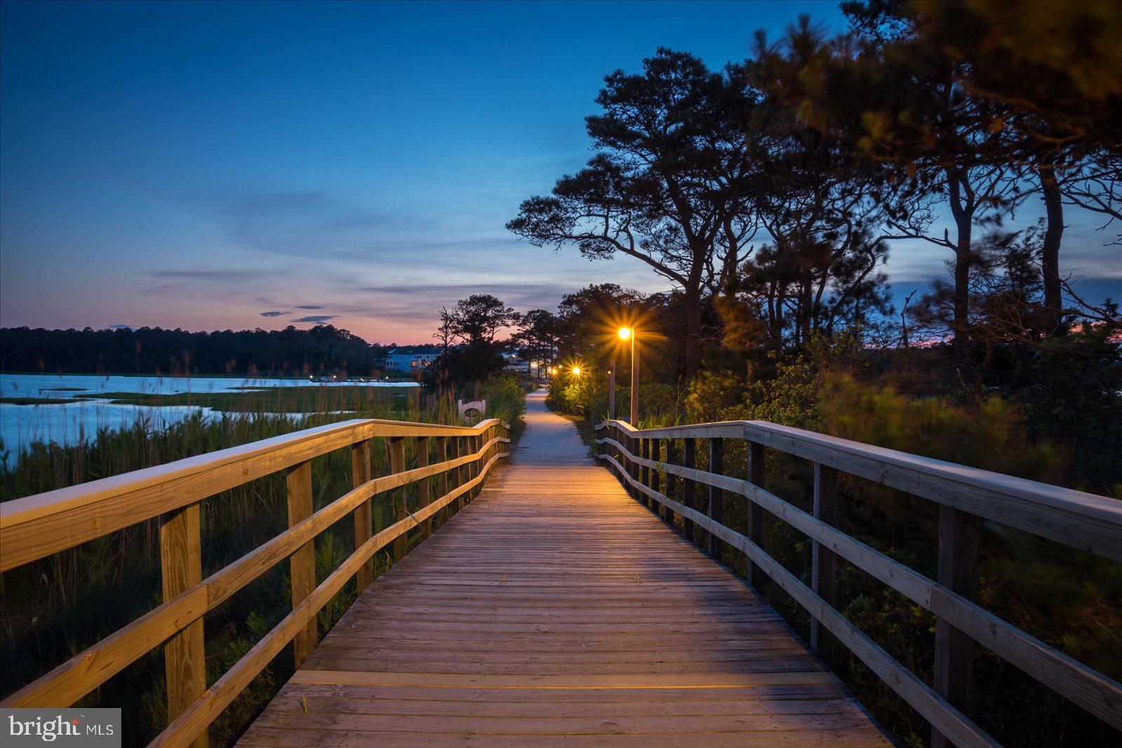 30361 SEA WATCH WALK