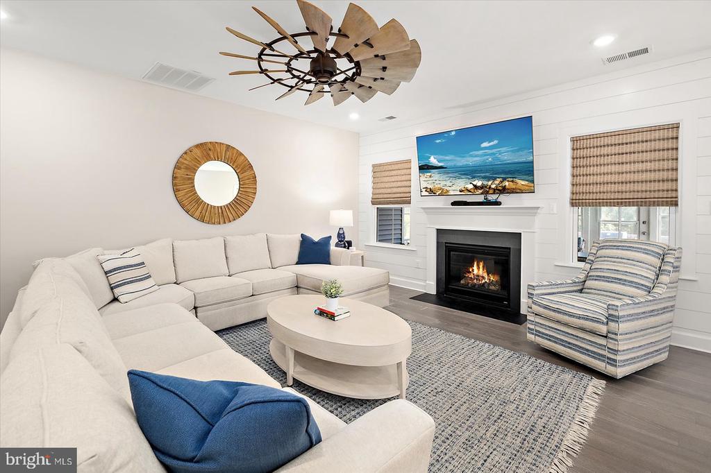 23054 BUTTERFLY COURT