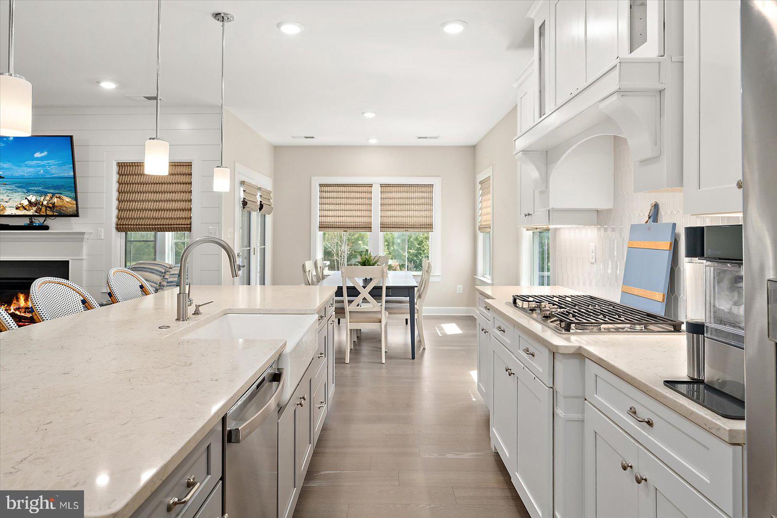 23054 BUTTERFLY COURT