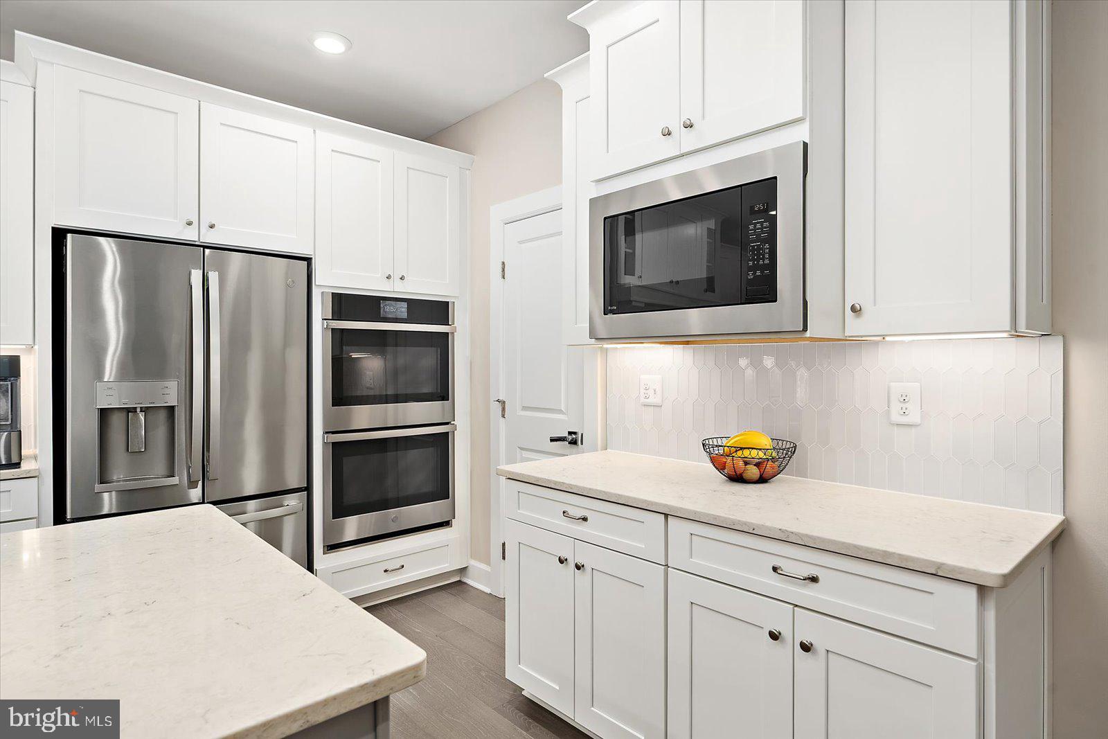 23054 BUTTERFLY COURT