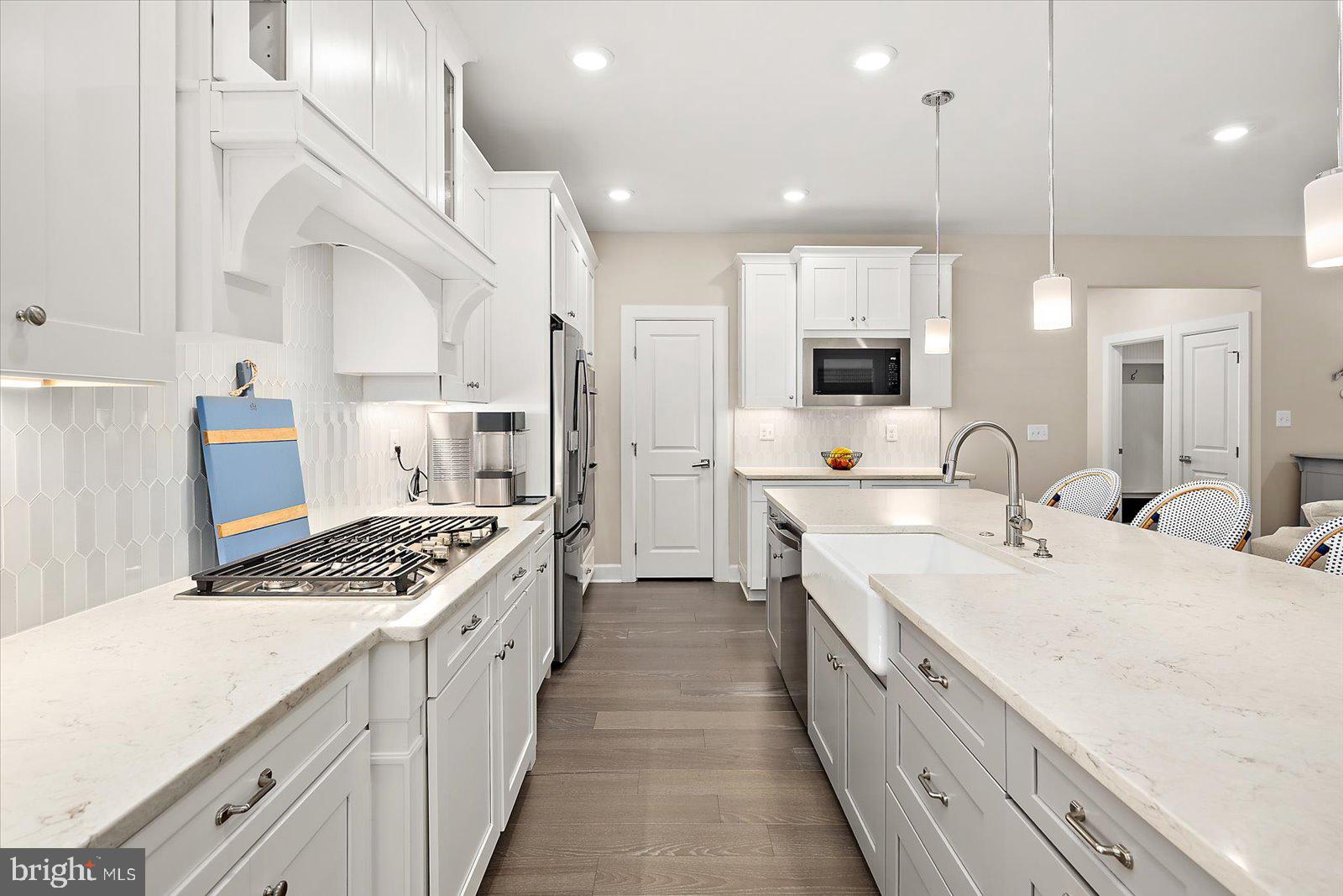 23054 BUTTERFLY COURT