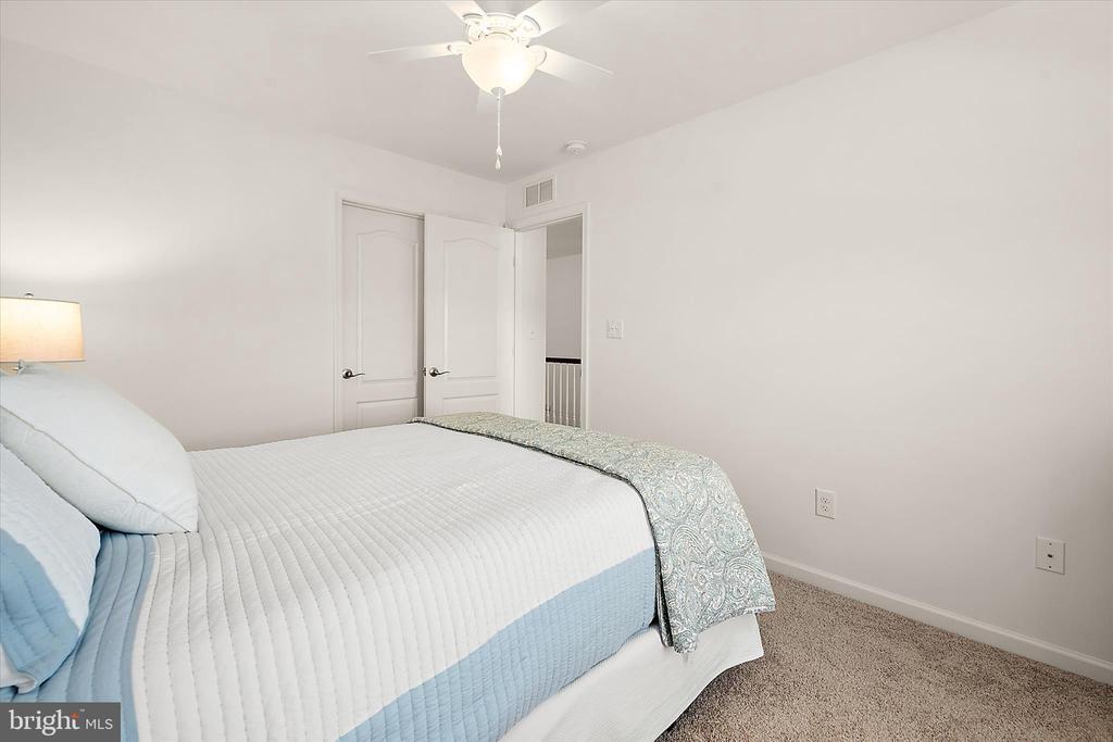 33281 LONE CEDAR LANDING