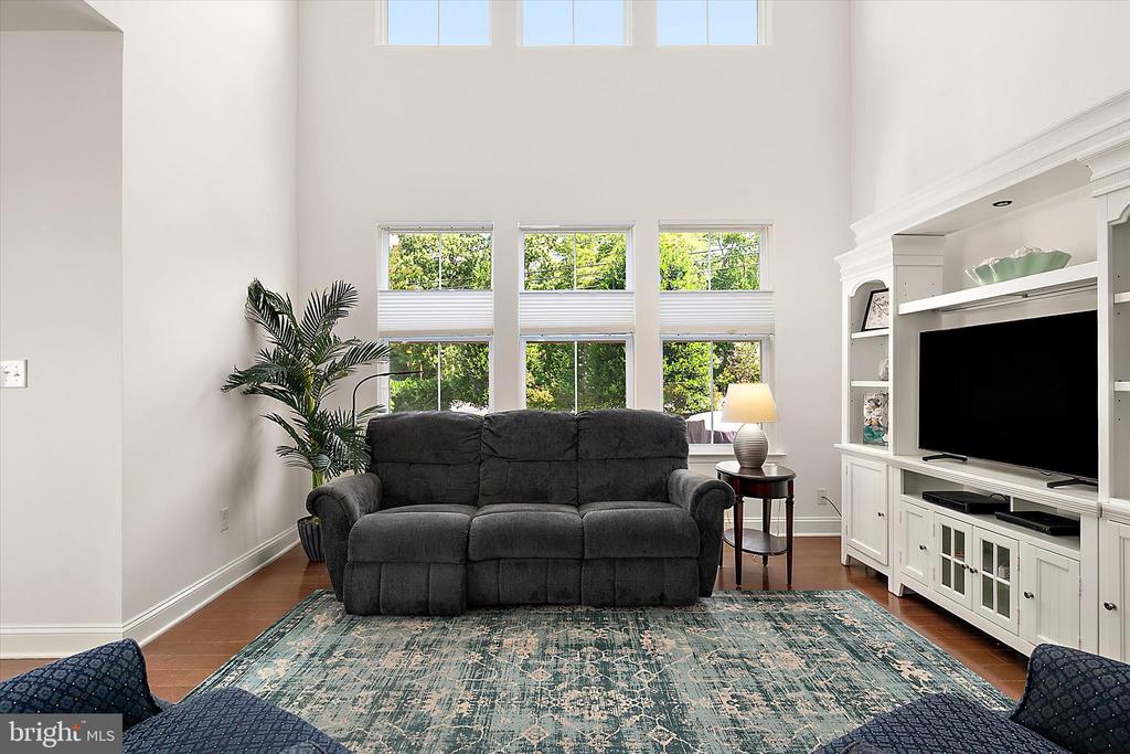 33281 LONE CEDAR LANDING