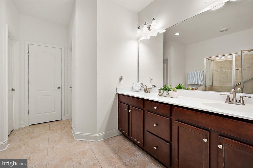 33281 LONE CEDAR LANDING