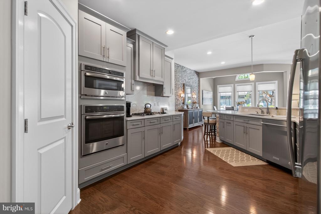 29390 SPY GLASS LANE