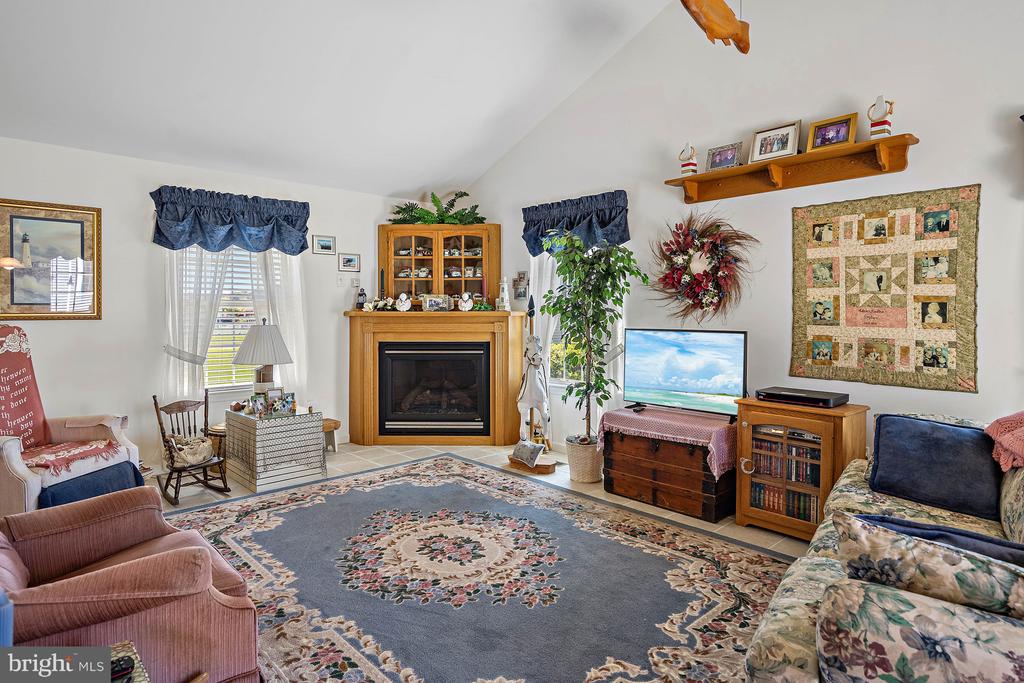 458 WOODSIDE ROAD