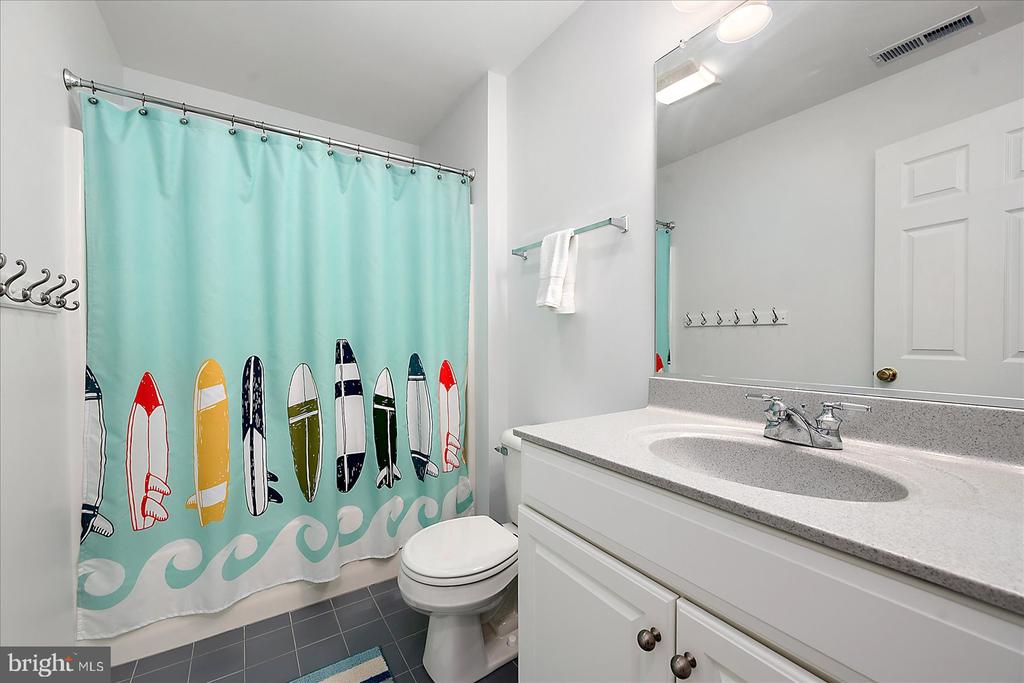132 OCTOBER GLORY AVENUE Unit: B