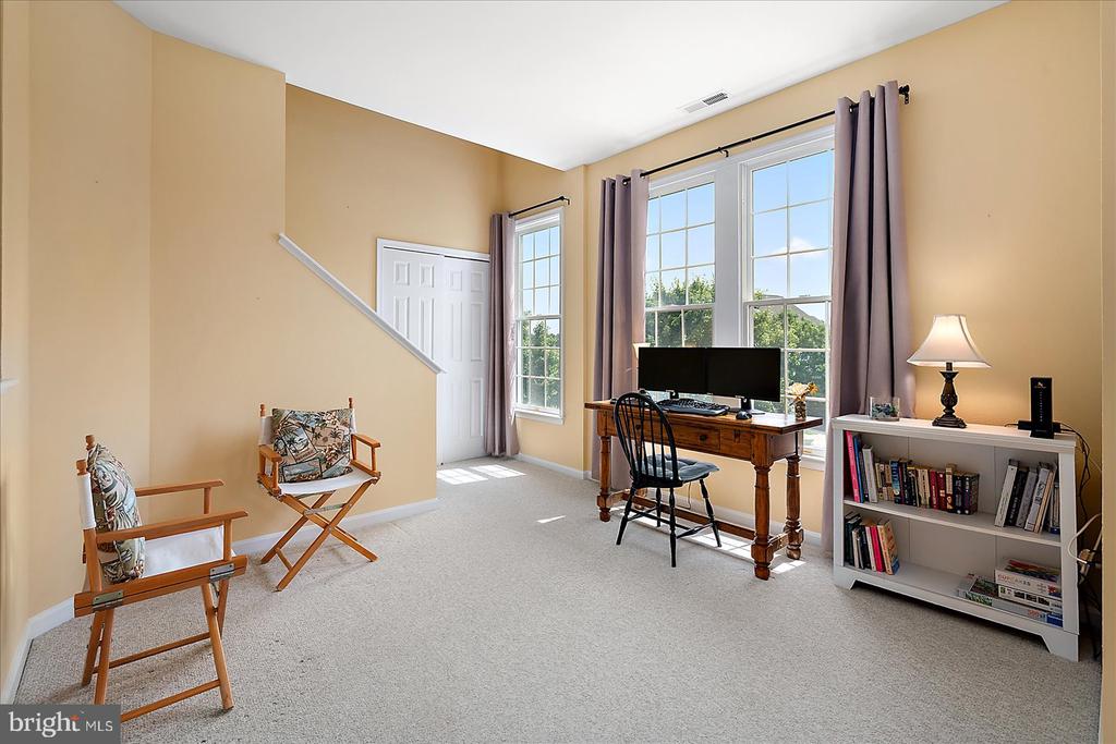 132 OCTOBER GLORY AVENUE Unit: B
