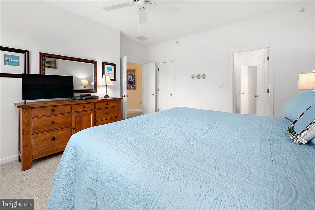 132 OCTOBER GLORY AVENUE Unit: B
