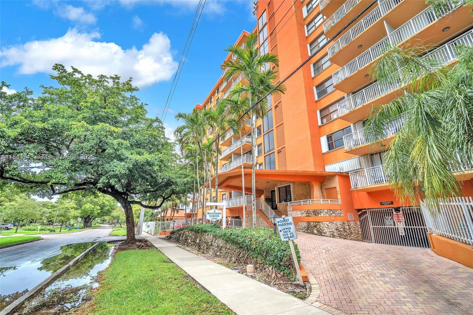 2450 NE 135th St # 401