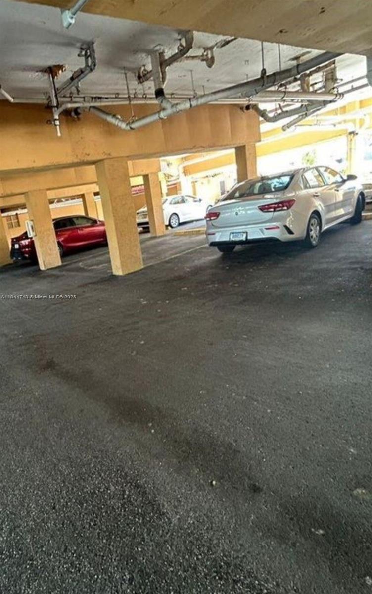 2450 NE 135th St # 401