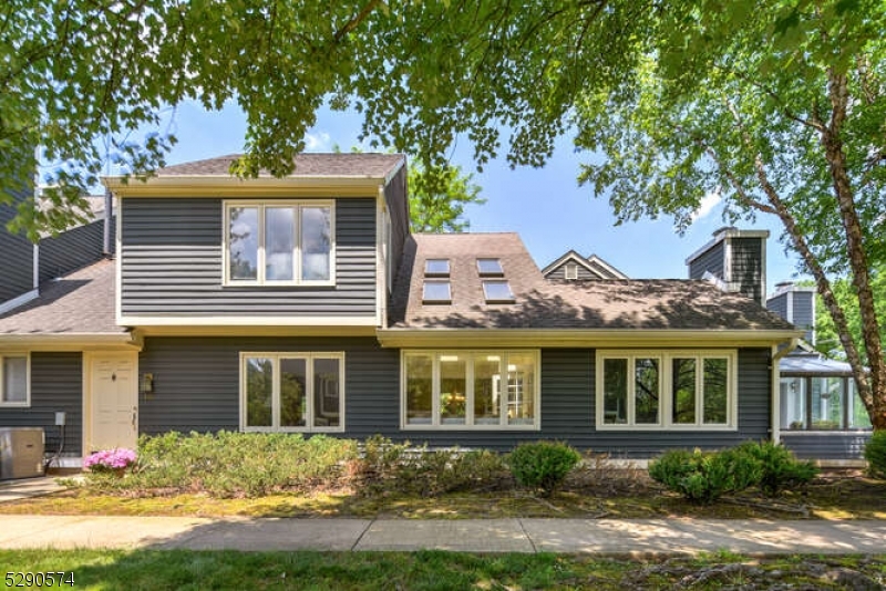 146 Village Dr