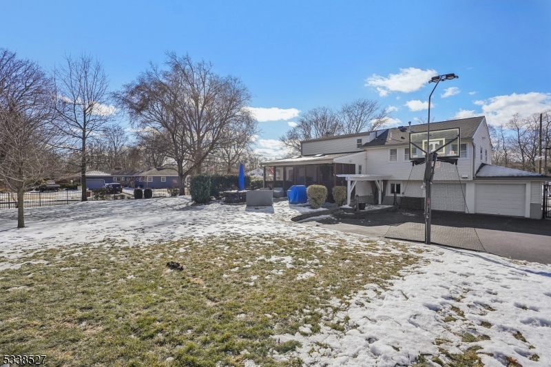 9 Juniper Dr