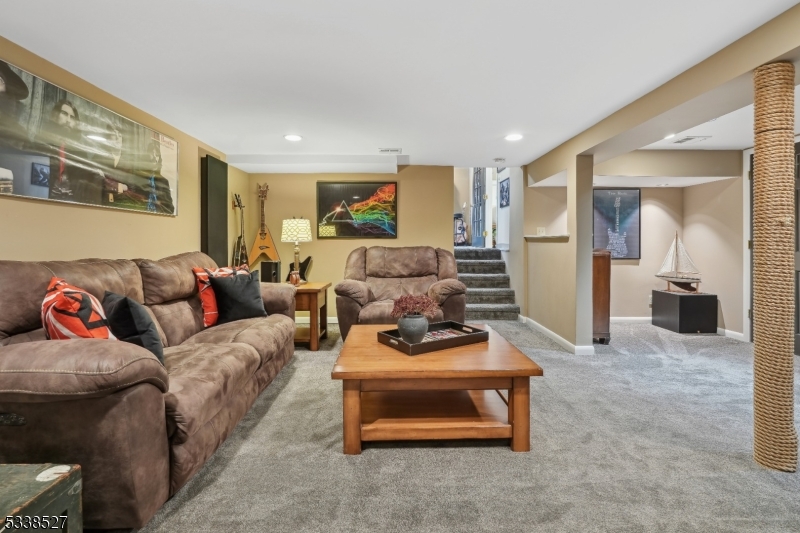 9 Juniper Dr