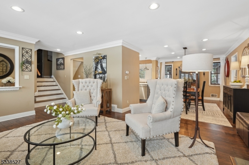9 Juniper Dr
