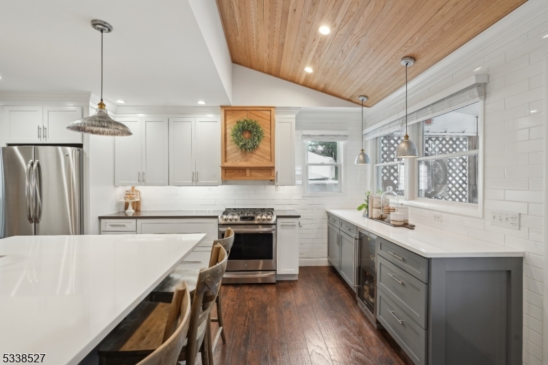 9 Juniper Dr