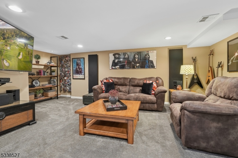 9 Juniper Dr