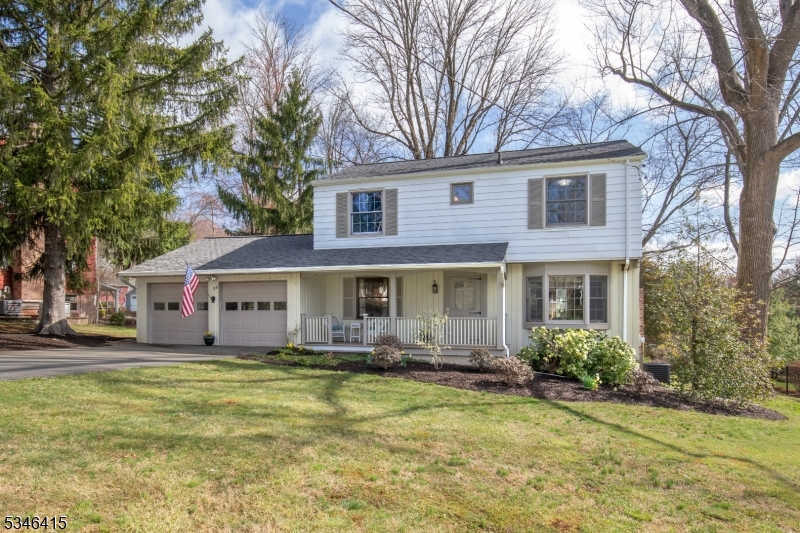 22 Pine Ln