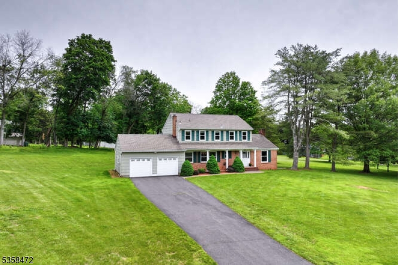 18 Blue Jay Ct