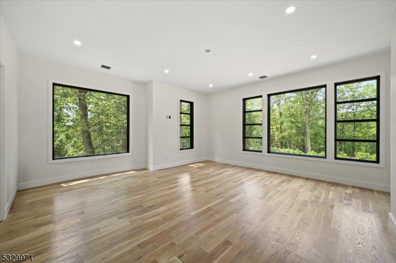 136-2 Mount Harmony Rd