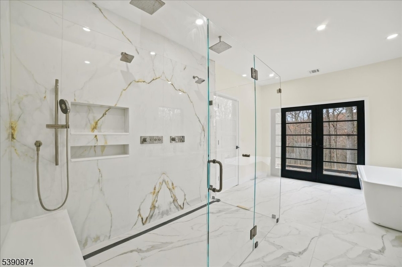 136-2 Mount Harmony Rd