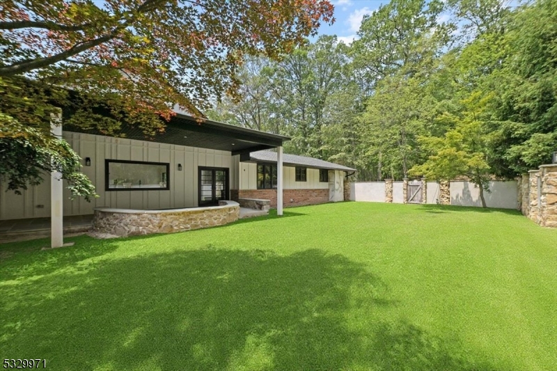 136-2 Mount Harmony Rd