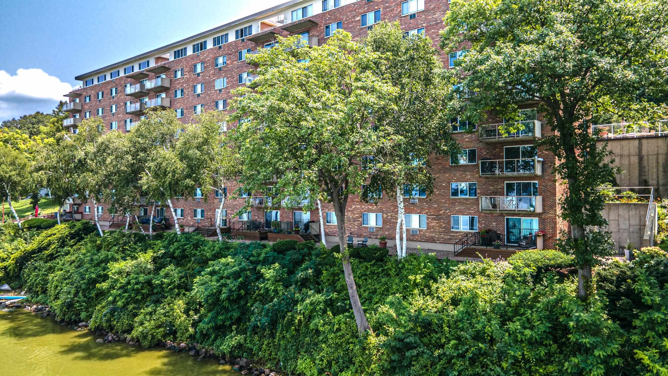 3100 Lake Mendota Drive Unit: 504