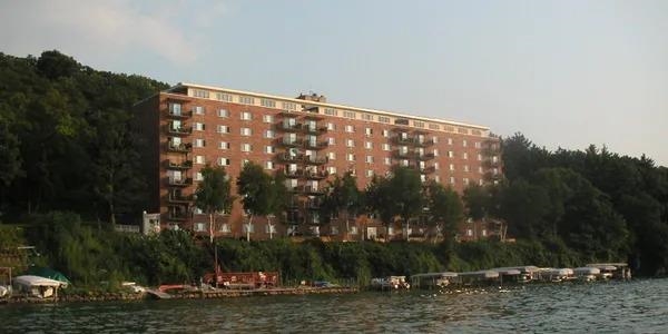 3100 Lake Mendota Drive Unit: 504