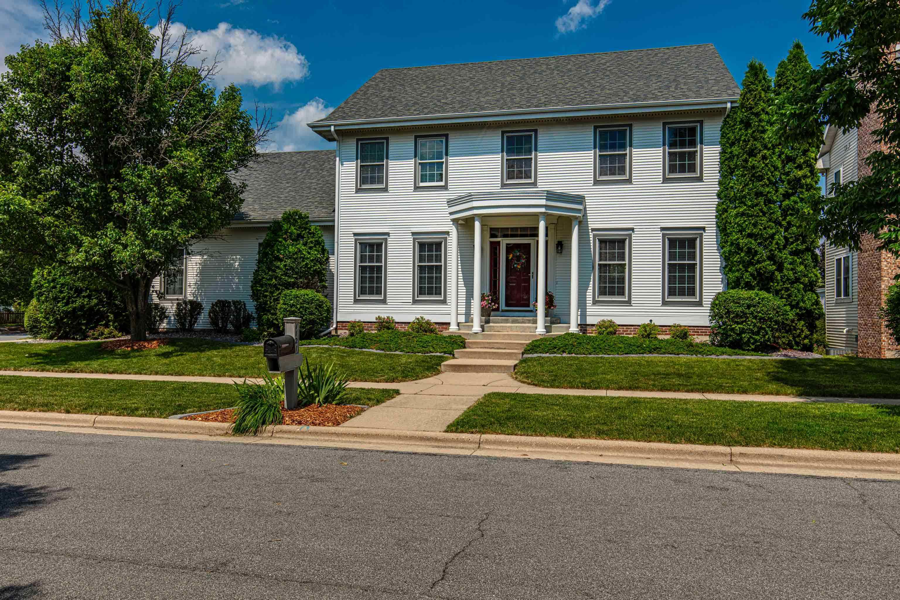 1121 Bluebird Trail