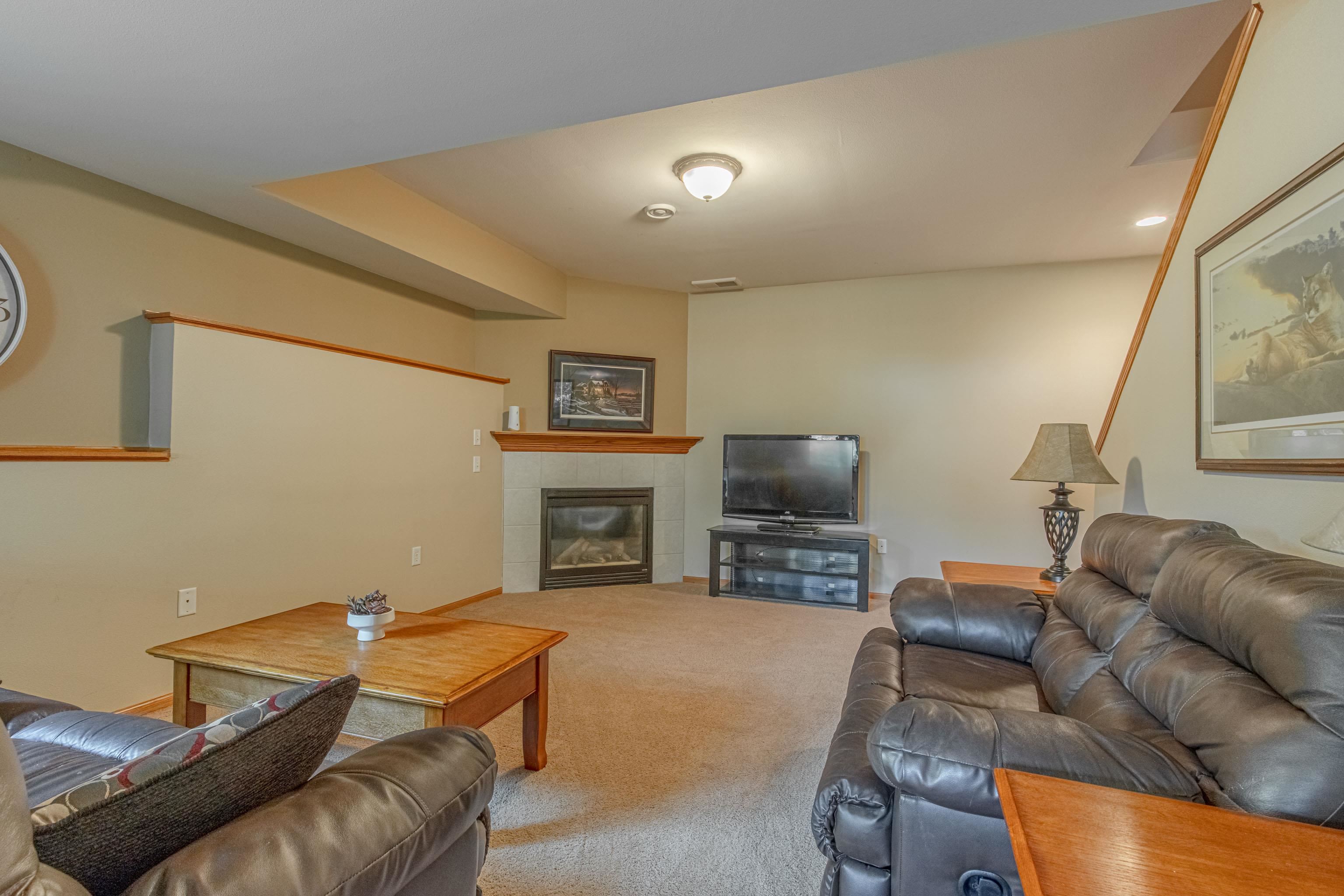 1121 Bluebird Trail