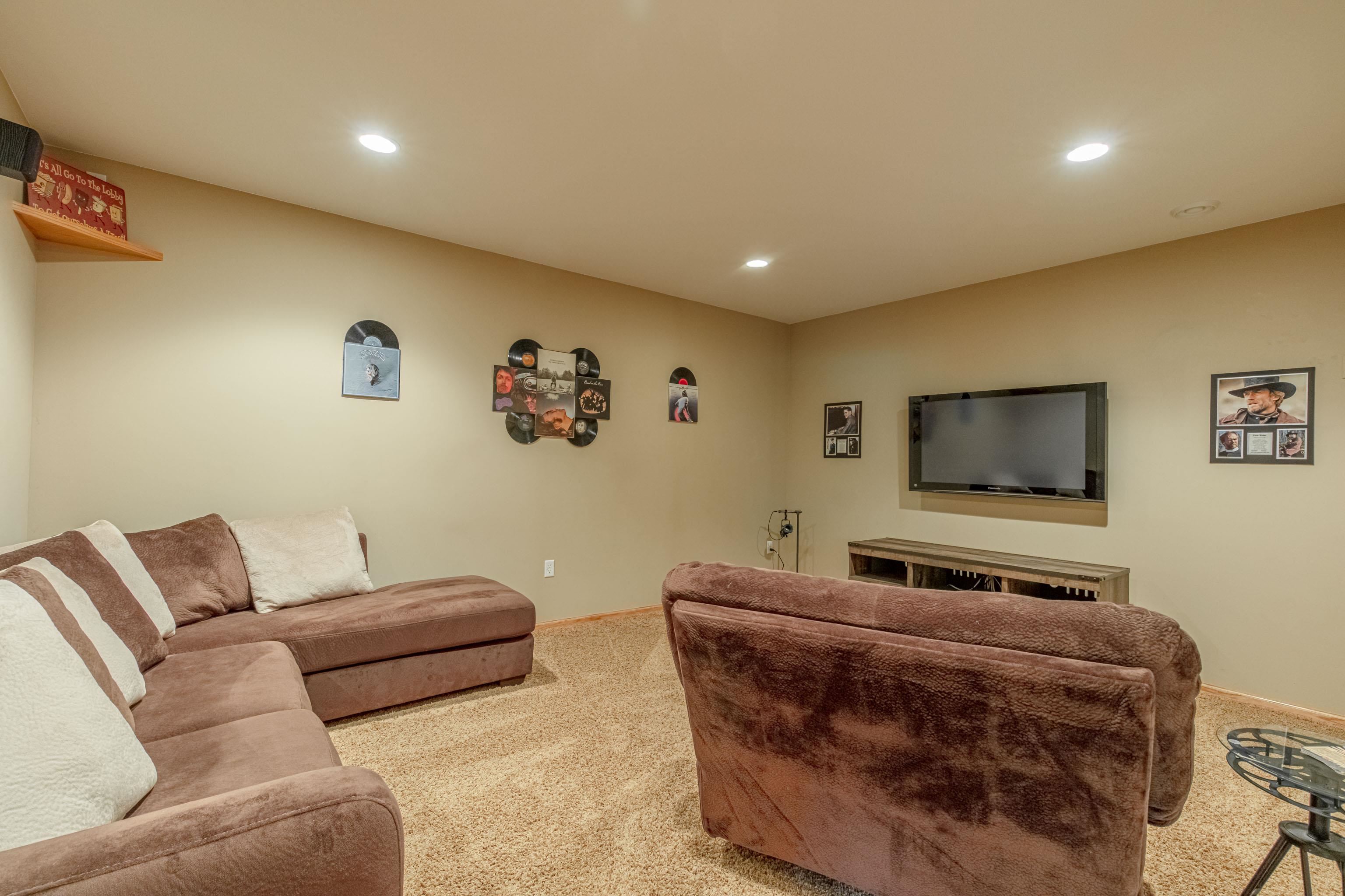1121 Bluebird Trail