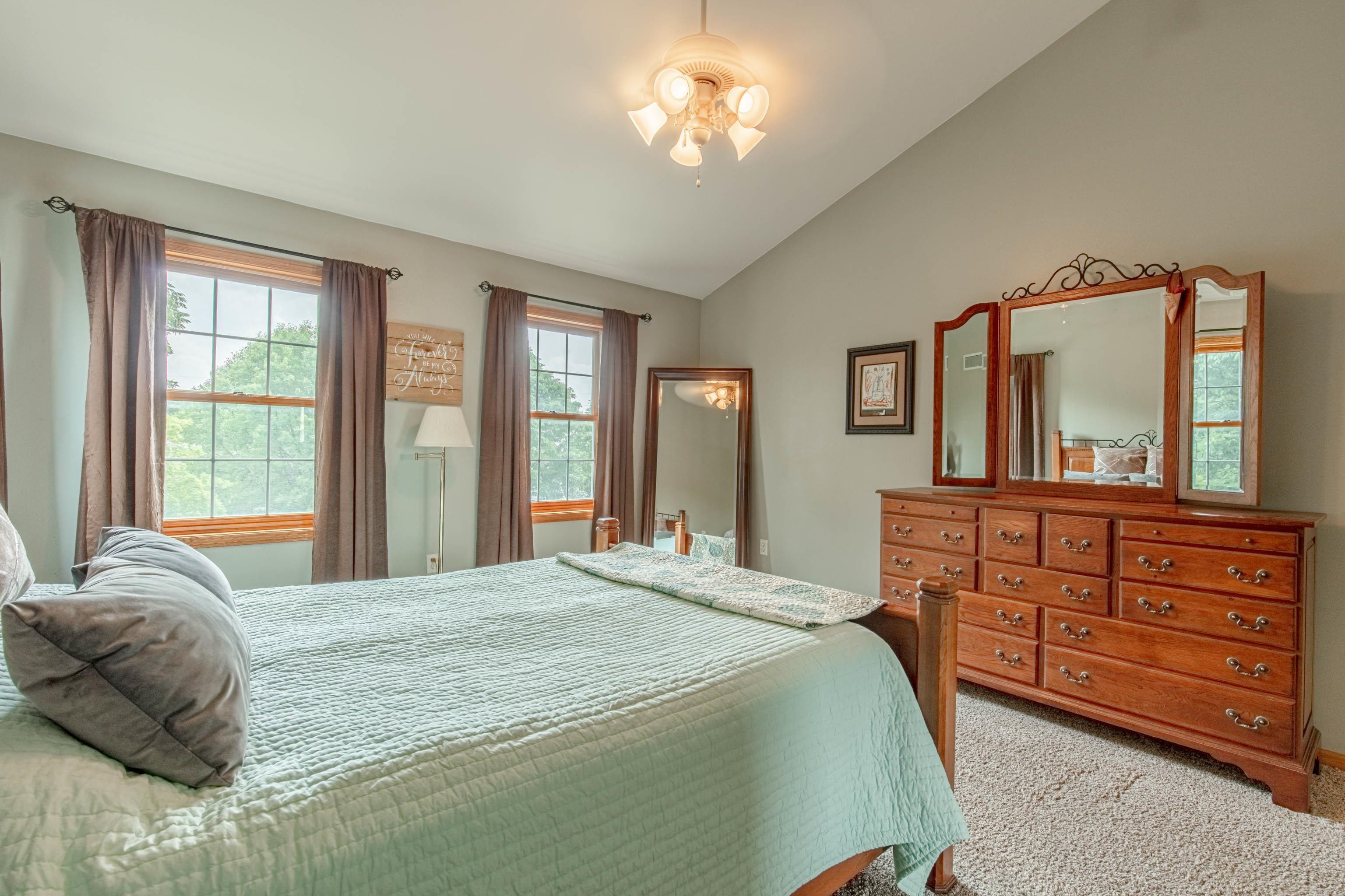 1121 Bluebird Trail