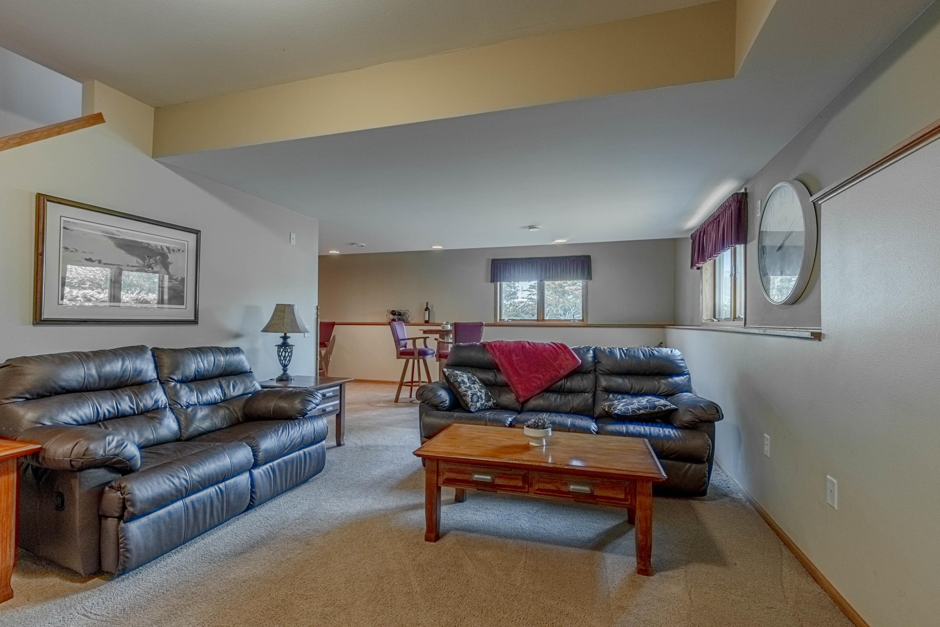 1121 Bluebird Trail