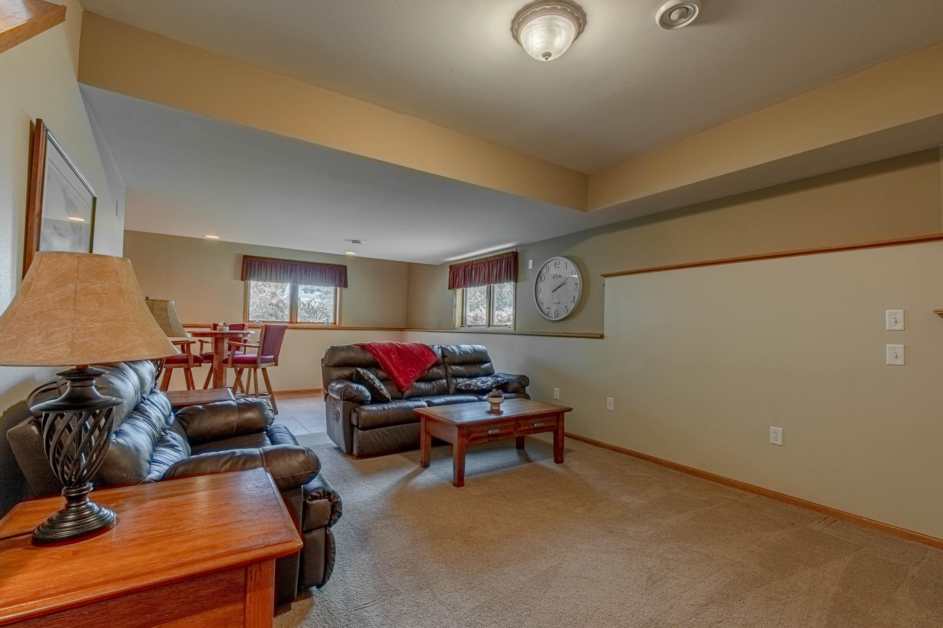 1121 Bluebird Trail